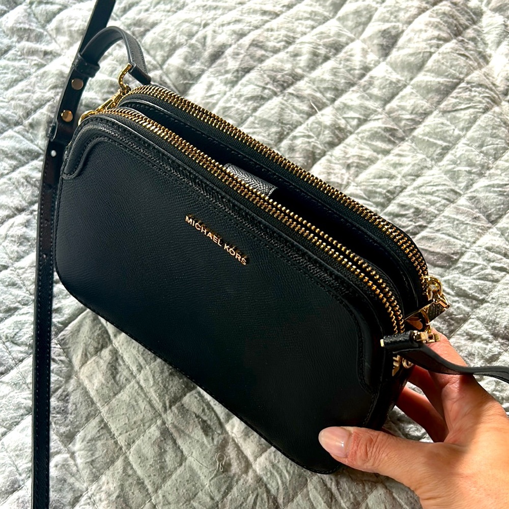 Black Michael Kors Crossbody
